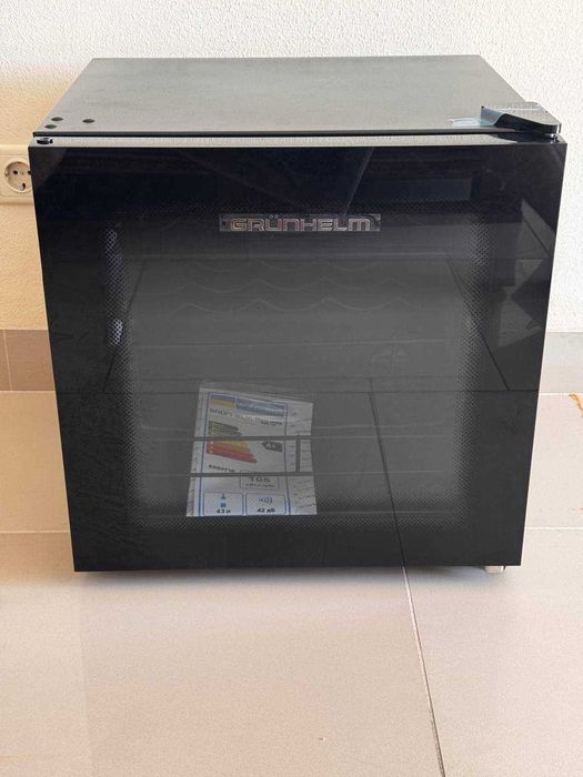 Винна шафа холодильник Grunhelm (на 14 і на 24 пляшки) нові в коробках