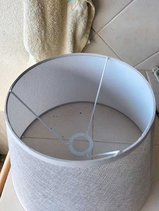 abajur de mesa ou candeiro de pé