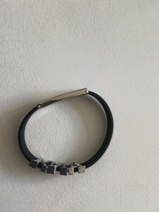 Pulseira elegante em aço e pulseira de borracha
