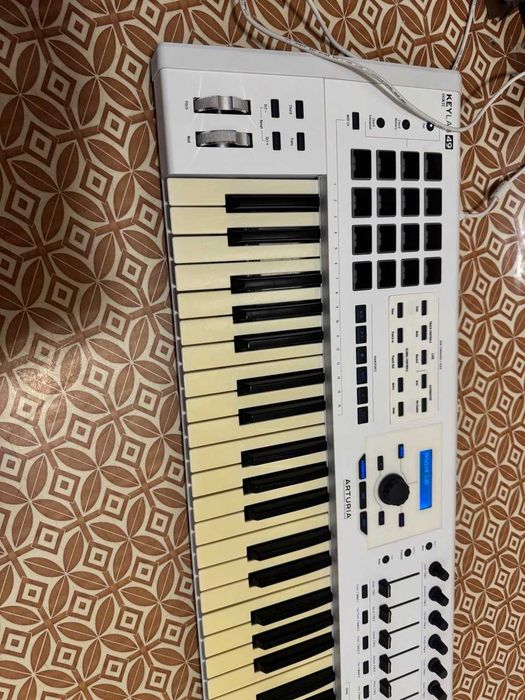 Arturia KeyLab 49 MkII - професійна MIDI-клавіатура