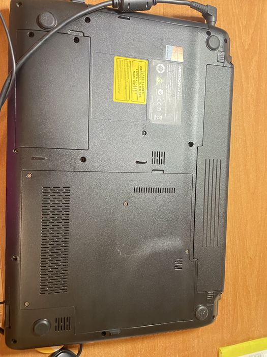 Ігровий Ноутбук Medion Akoya P6815 — i7, 16 ГБ ОЗУ