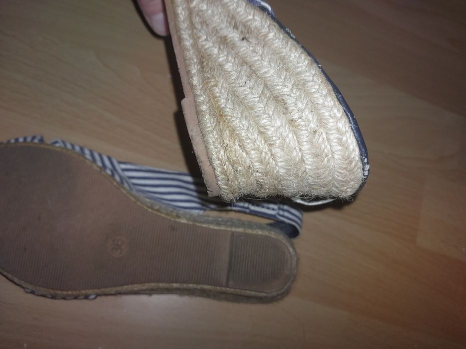 Buty damskie letnie na koturnie rozm. 36