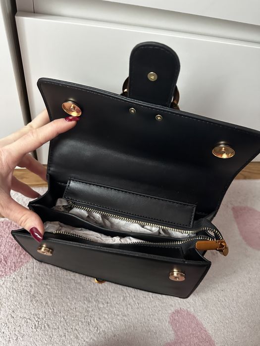 Czarna torebka chanelka złoty łańcuszek logowana