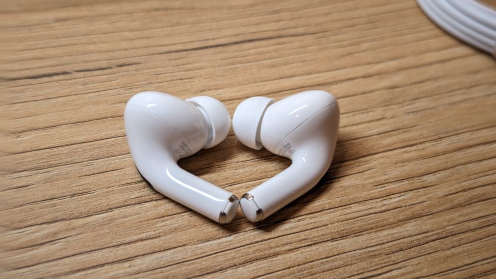 AirPods Pro 2, працюють з iPhone та Android