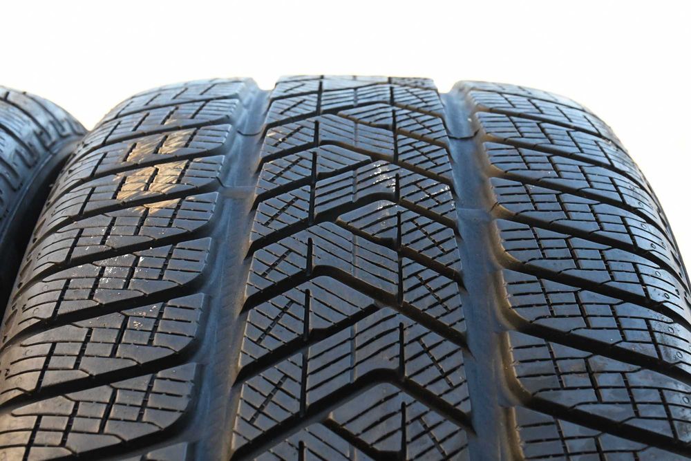 4x Opony Zimowe Pirelli 255/45R20 Scorpion 7.5mm 2022r