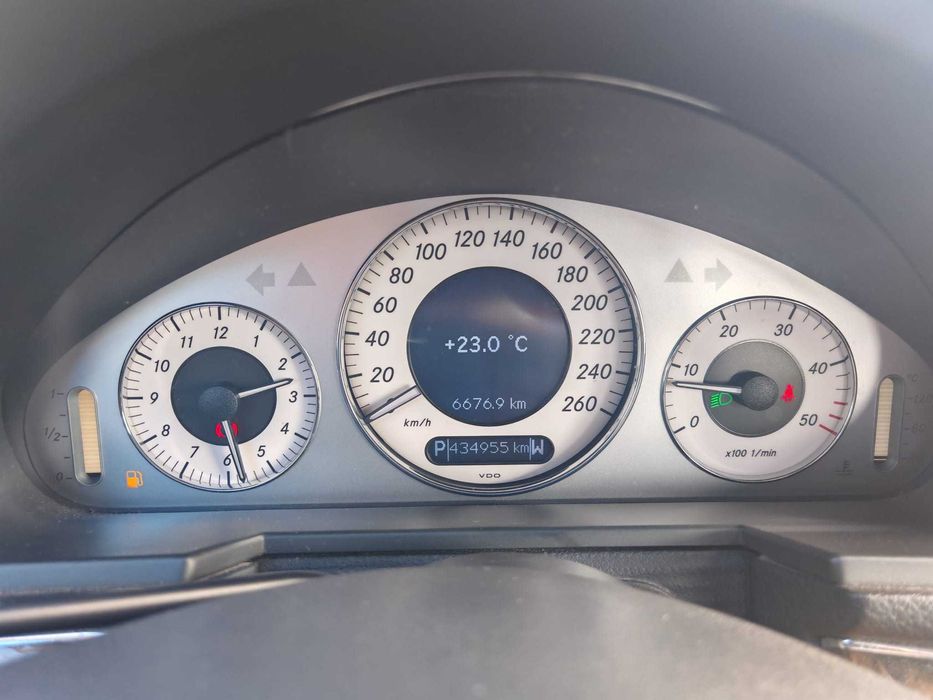 Mercedes E270 CDI Avantgard — photo 3