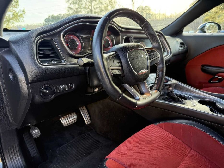 Dodge Challenger SRT Hellcat      2016