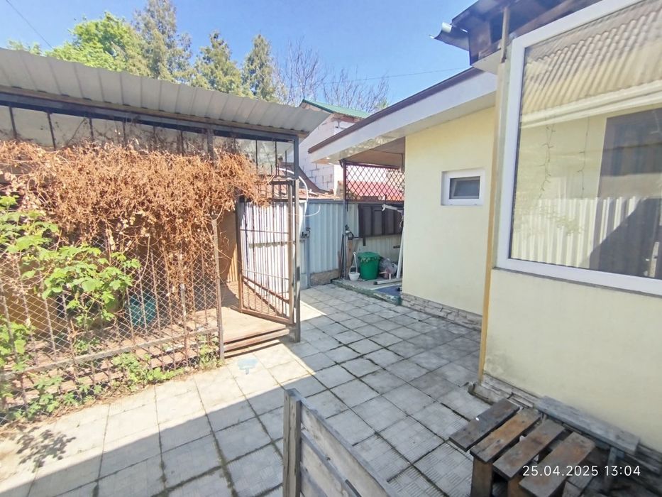 РЕЗЕРВ 3 кімнати+власний двір+2-х поверхова будівля (можливо під бізне