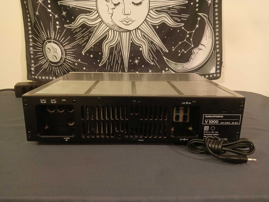 Wzmacniacz Grundig V1000