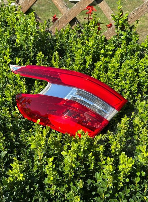 Задня фара pegeot 308 2016 t9