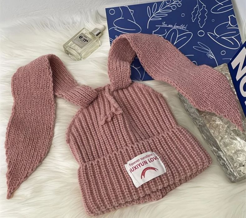 Шапка біні Bitterly Love з довгими вушками