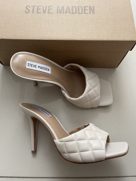 Klapki STEVE MADDEN Signify rozmiar 40 beżowe nowe z metką