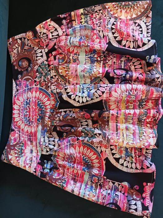 Sprzedam spódniczkę w żywych kolorach