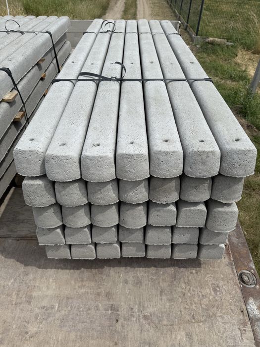 Słupki betonowe pod siatkę leśną 260cm
