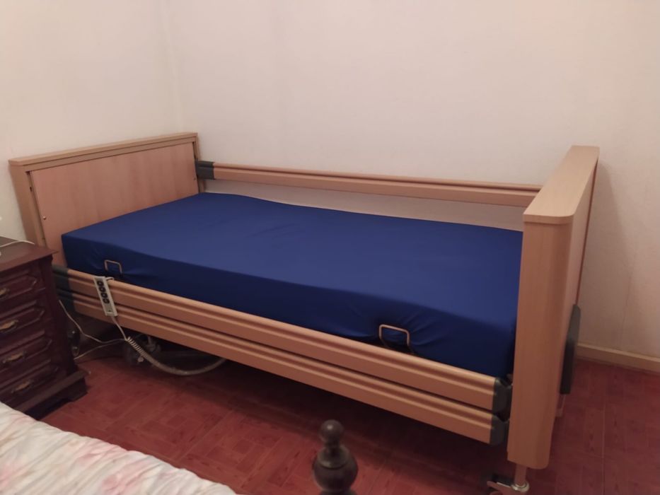 Cama articulada elétrica hospitalar + colchão anti-escaras