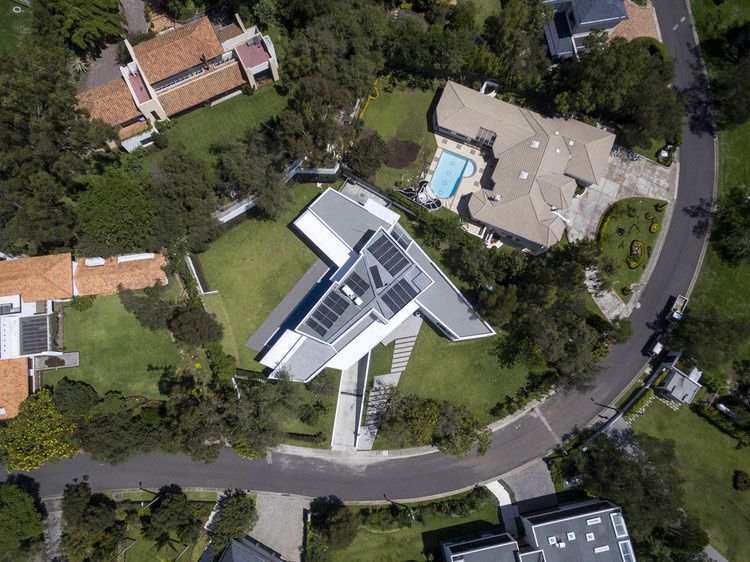Serviço de inspeção de telhados e chaminés com drone