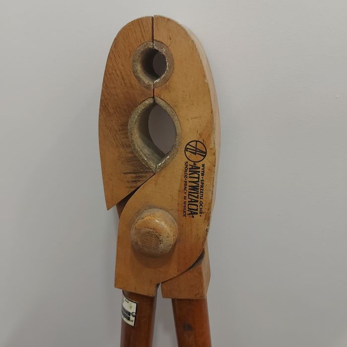 Kleszcze izolacyjne  design