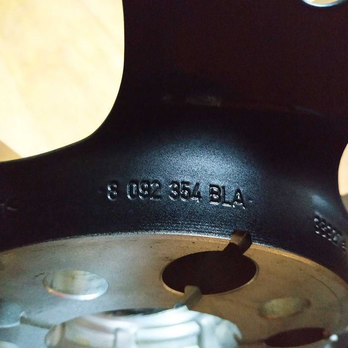 R18 оригінал BMW 1 F40 2 F44 стиль 554M, 8092353 диск бмв 5*112