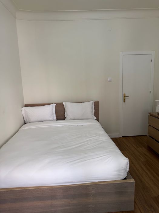 Quarto casal para arrendar