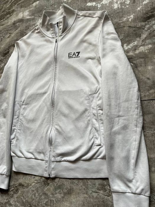 Класна! Олімпійка Emporio Armani EA7