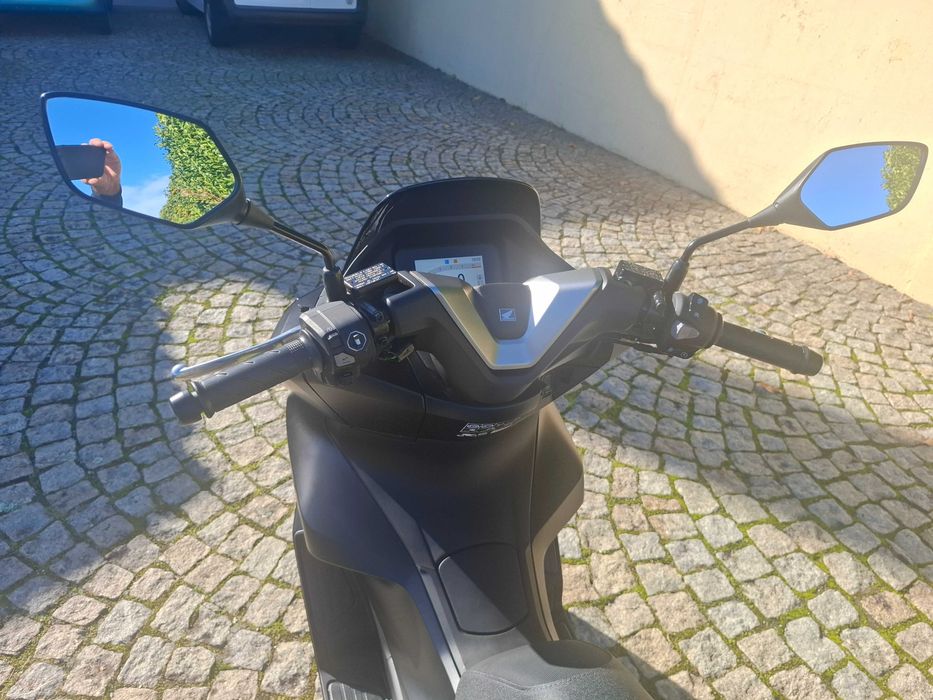 Honda PCX- DX 670km 2025