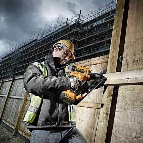 Пістолет цвяхозабивний акумуляторний по дереву DeWalt DCN930N