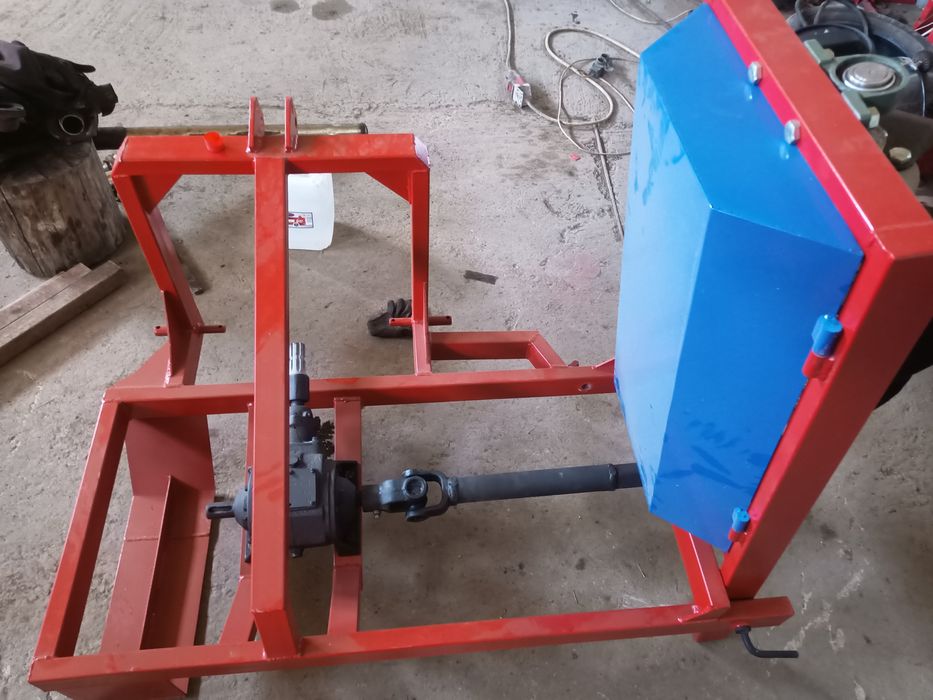 Фреза пристовбурна, садова