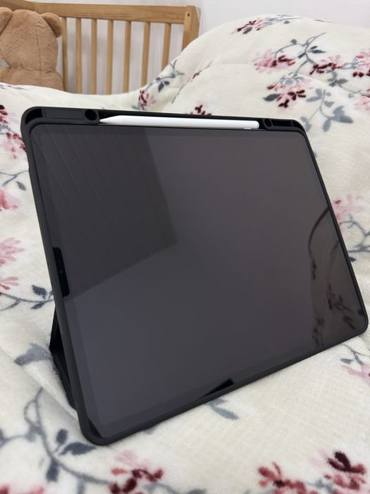 ¡Pad Pro 12.9" (4.ª Geração) 256GB Wi-Fi + Cellular + Pencil 2 + Magic Keyboard