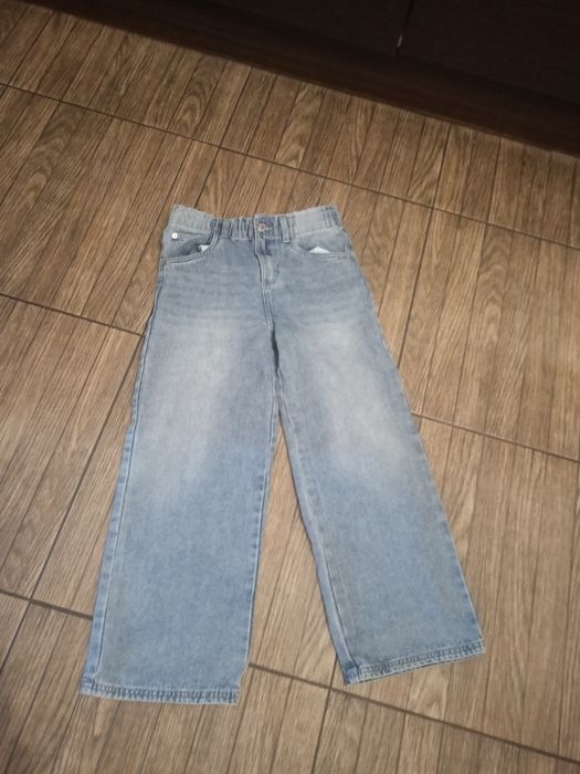 Spodnie jeansowe dla dziewczynki rozmiar 140