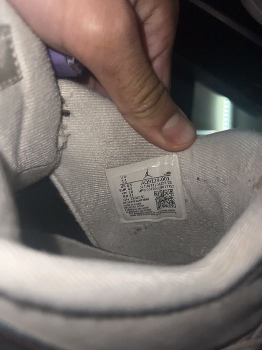 Jordan 4 frozen moments