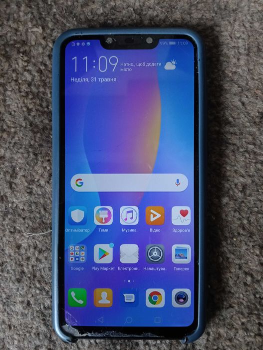 Продам робочий б\в смартфон Huawei 3500 грн