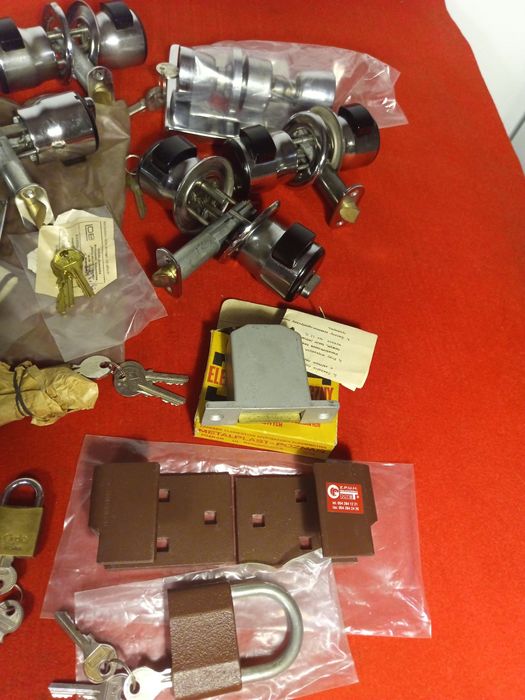 zamek wkladka  Nowa z PRL u