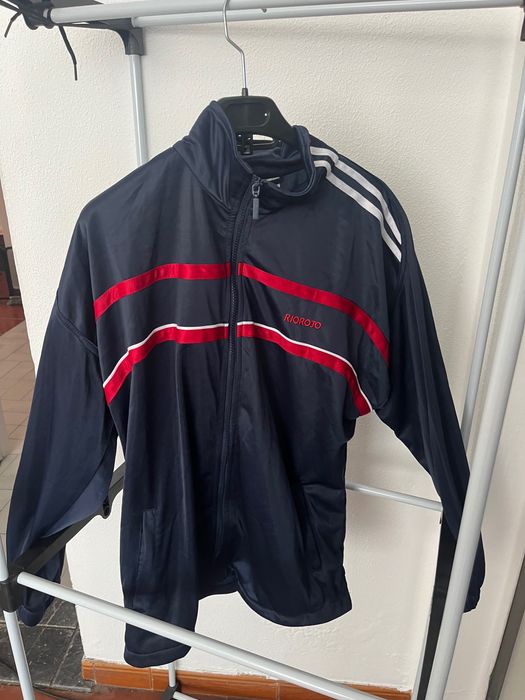 Roupa desporto usada . . .