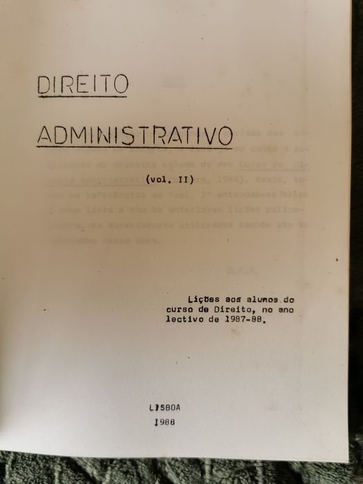 Livros Jurídicos / Direito  1 = 5€ / 10 = 40€
