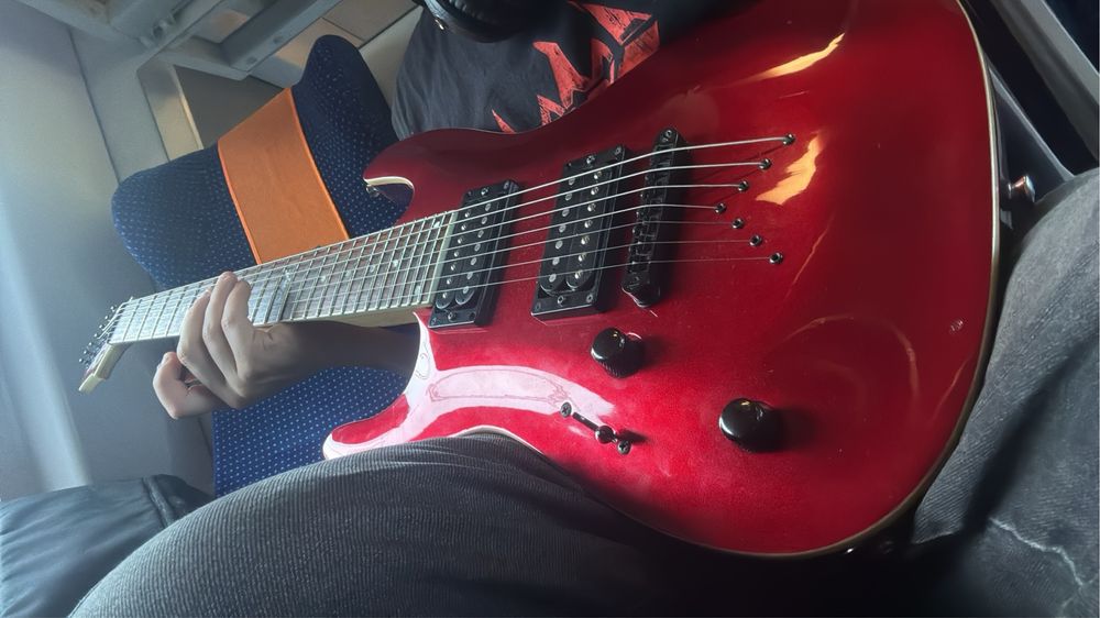 Unikatowy dean custom 750x metallic red