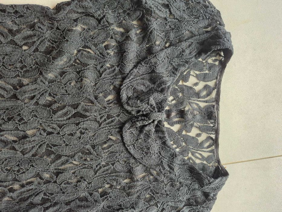 Czarna koszulka narzutka