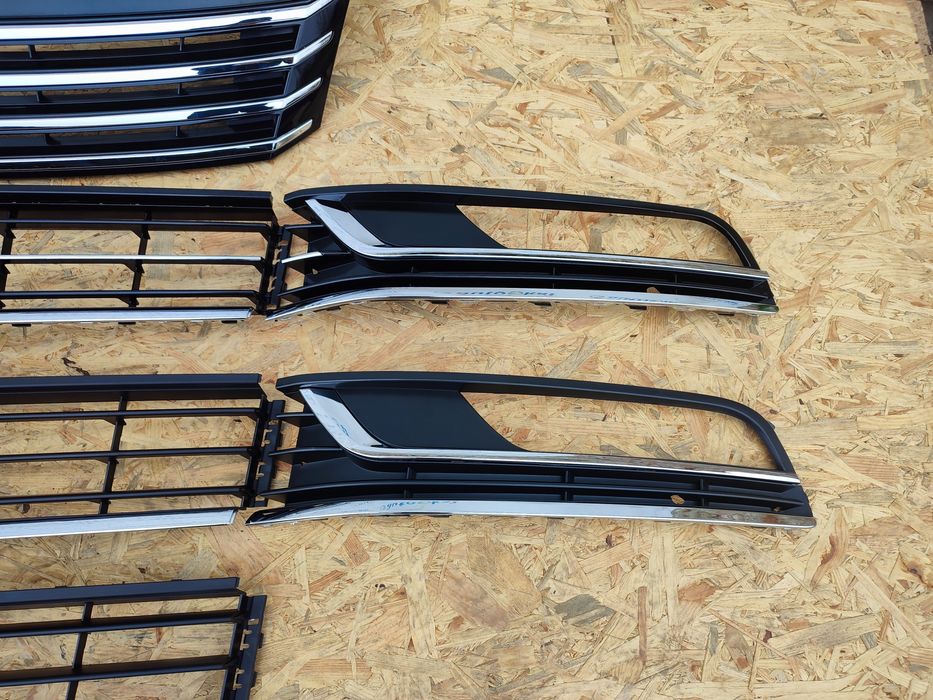 Решітка Бампера Volkswagen Passat B7 Европа