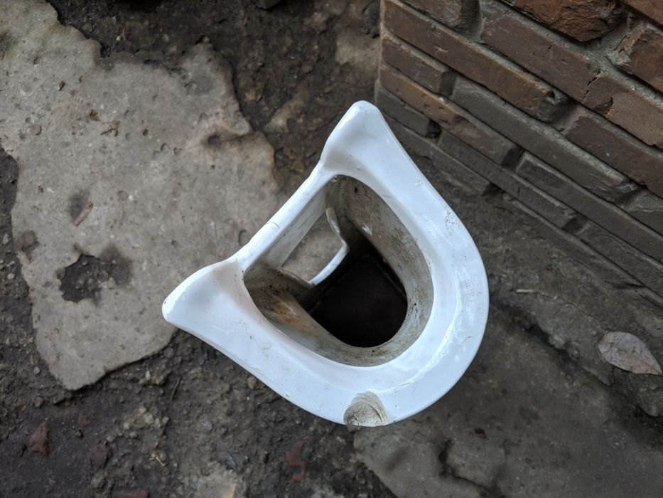 Нога п'єдестал на раковину