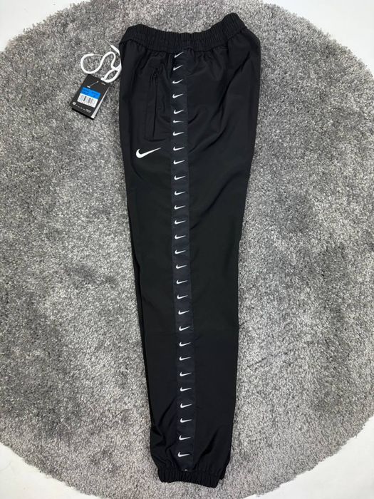 Штани Nike з лампасами