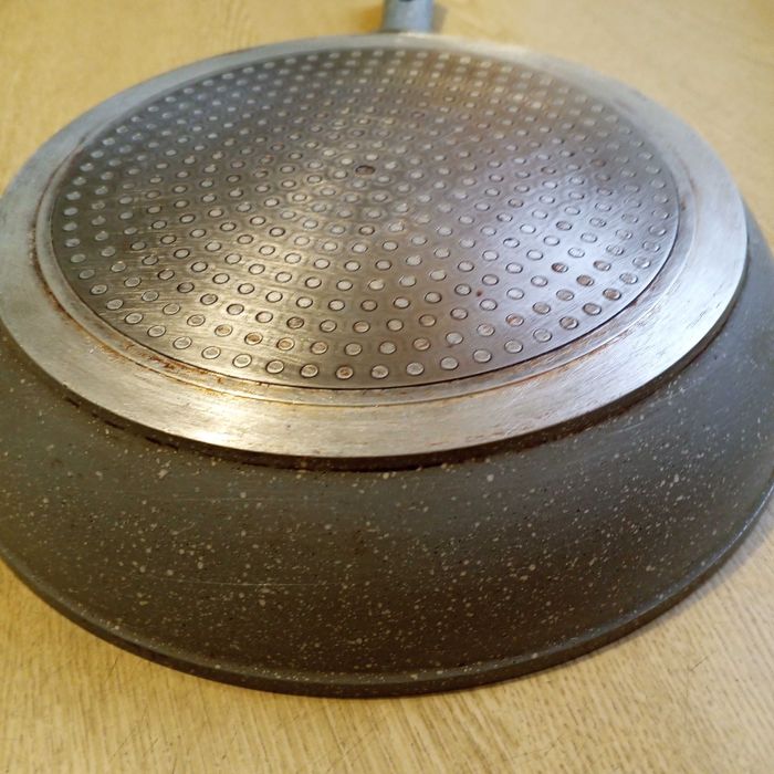 Сковорода 27 см.