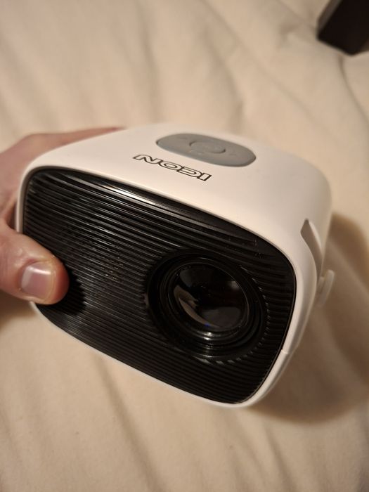 Miniprojetor Portátil LED ICON – Cinema em Casa