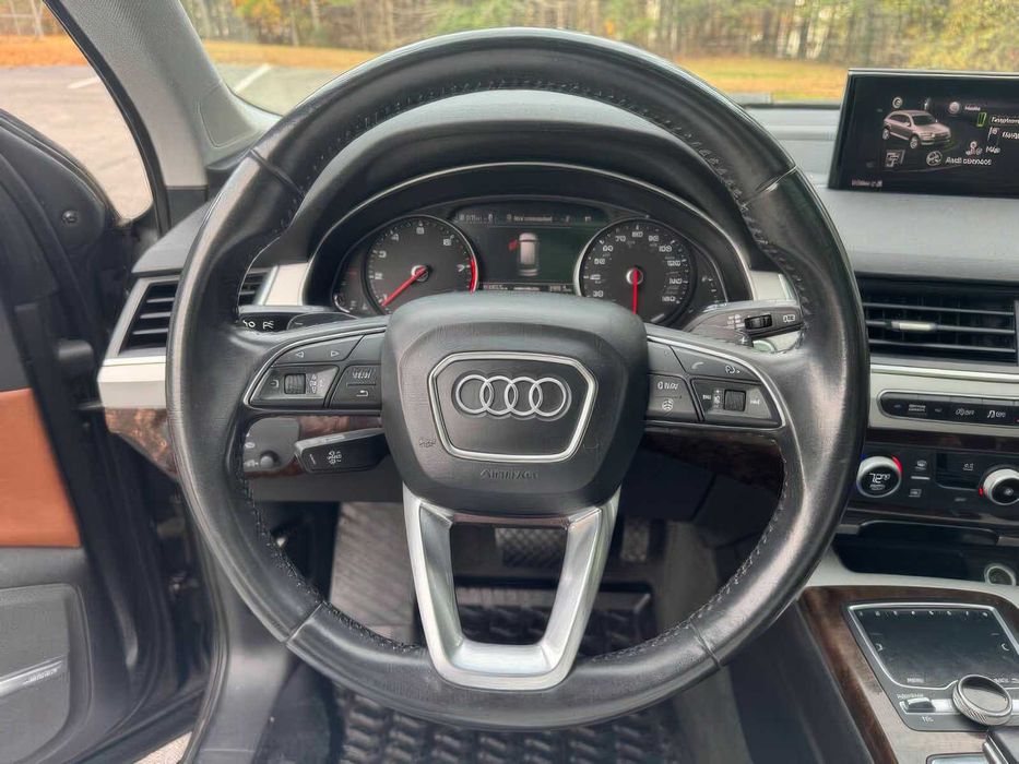 Audi Q7      2018