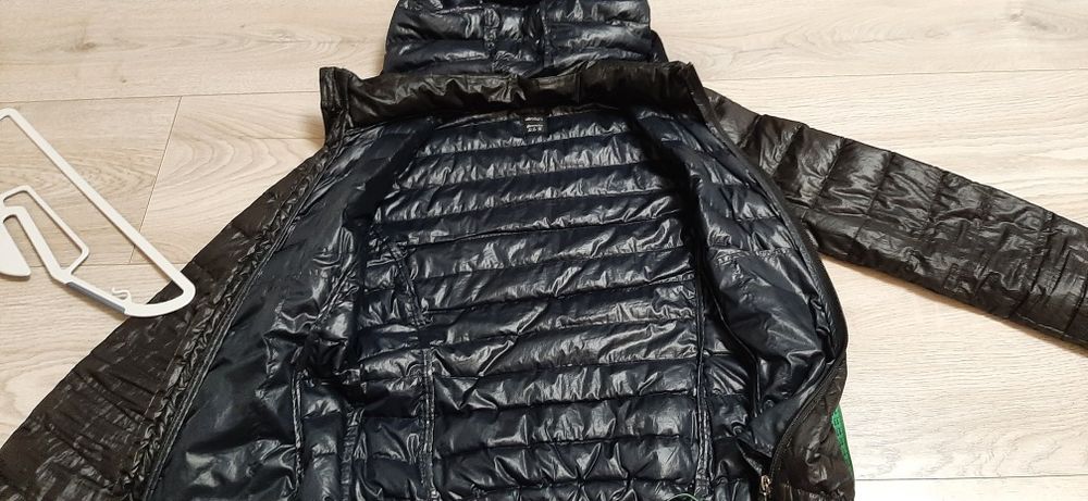 Kurtka czarna, lekka,wiosenna .