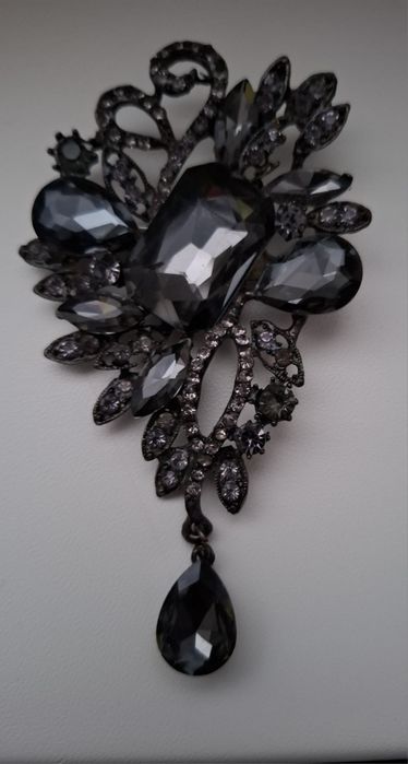 Велика вінтажна брошка