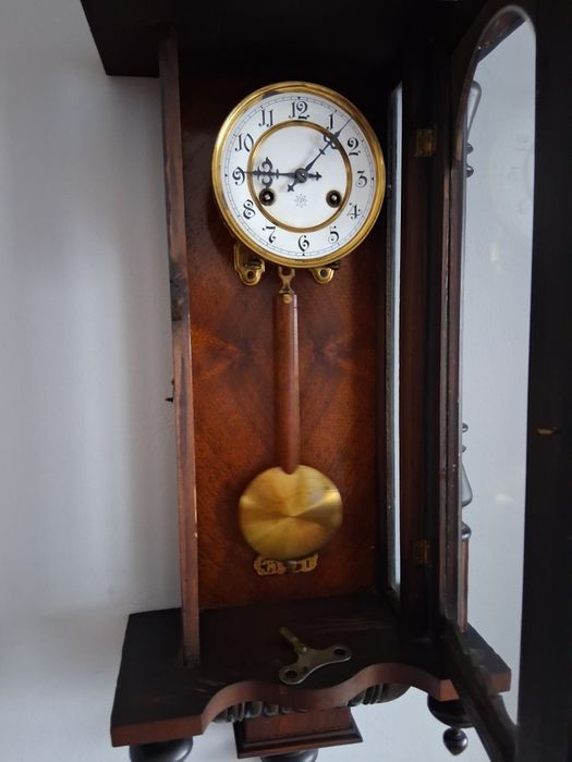 Zegar wiszący Junghans