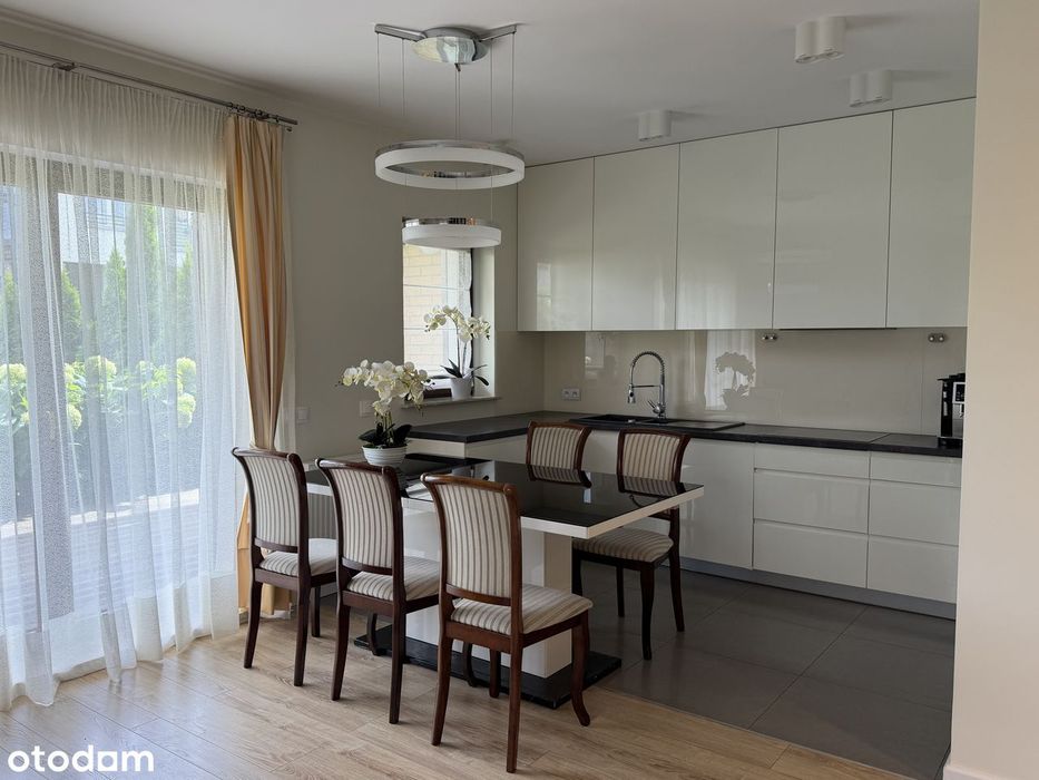 Komfortowe mieszkanie z ogródkiem/Apartment with a garden