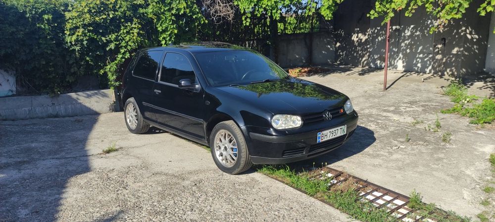 Volkswagen Golf 4 , Автомат! , 1.6 мотор , Кондёр.