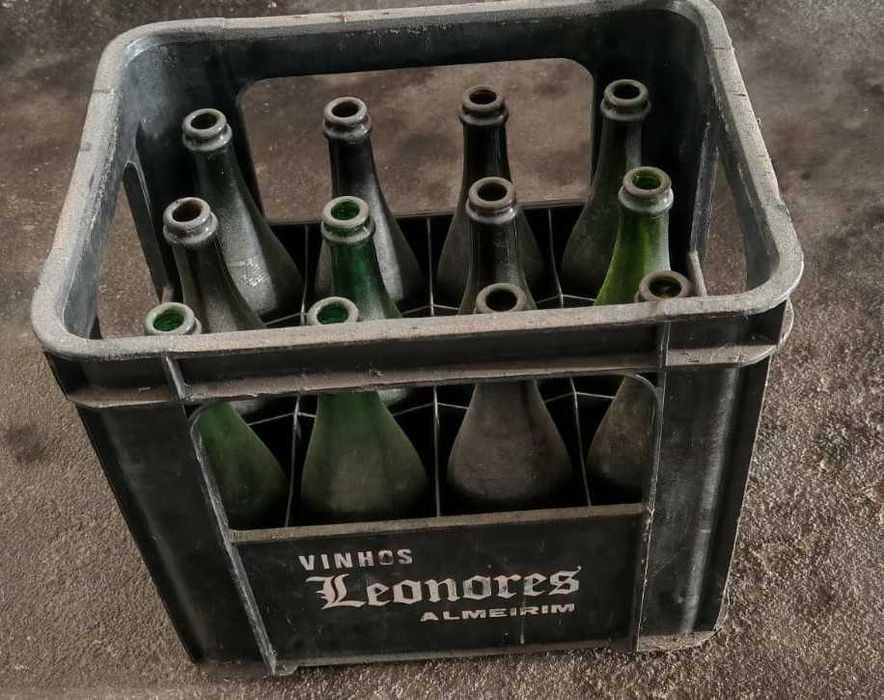 Garrafas de Champanhe Usadas com grades