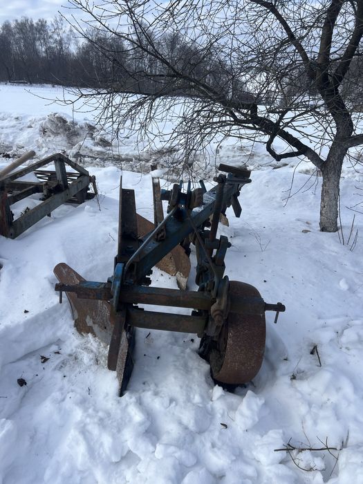 Продам плуг 3 корпуси