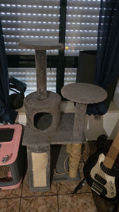 Por motivo de mudança de país, vendo recheio completo de casa, com tud